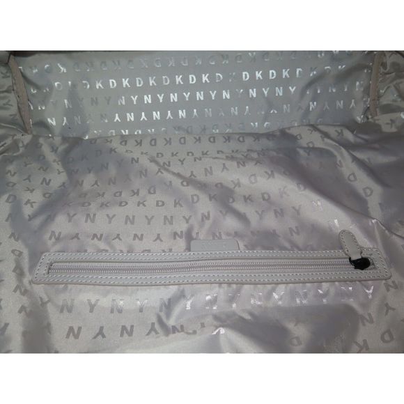 DKNY R14XQG2 Women's Large NYC Graffiti Nora Weekender Tote Bag $178 - Picture 9 of 10